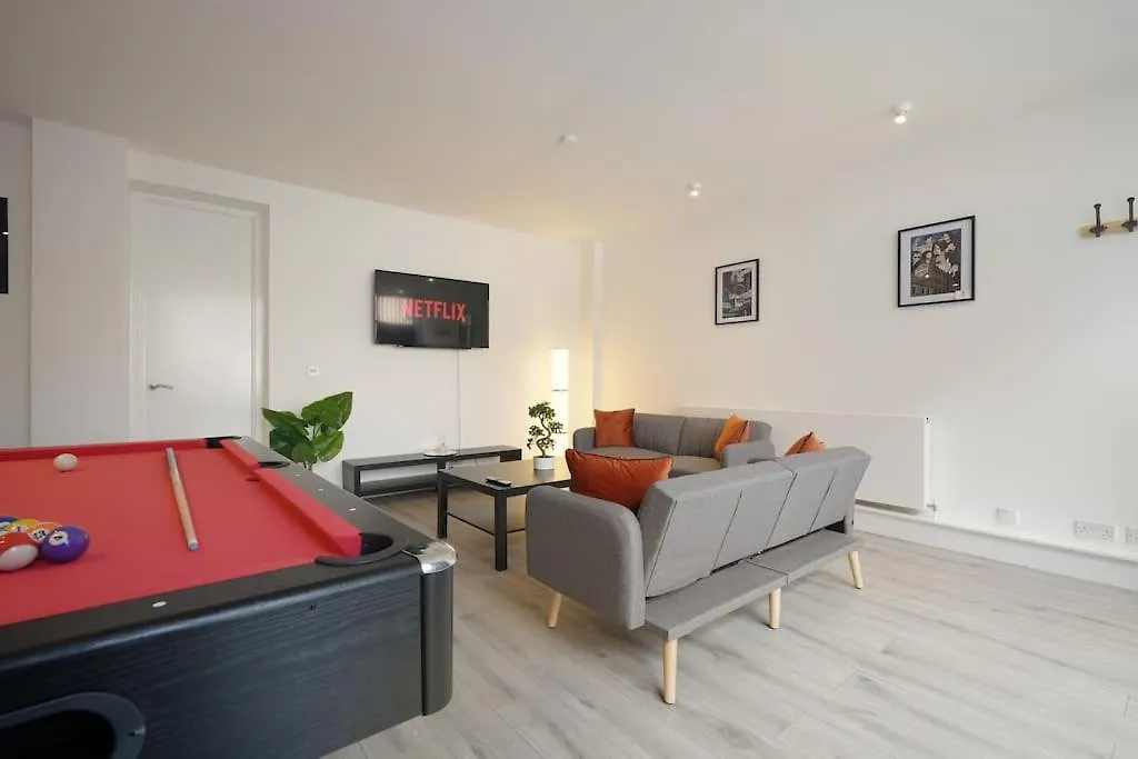 Modern 2 Bed Apt, 7Ft Pool Table, Sheffield City Centre, Free Parking, Netflix - Hosted By Stay Host Save 公寓