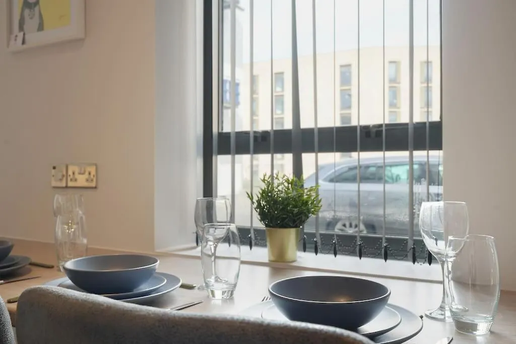 Modern 2 Bed Apt, 7Ft Pool Table, Sheffield City Centre, Free Parking, Netflix - Hosted By Stay Host Save 英国