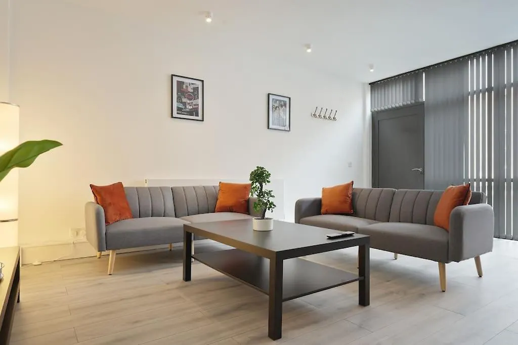 Modern 2 Bed Apt, 7Ft Pool Table, Sheffield City Centre, Free Parking, Netflix - Hosted By Stay Host Save 英国