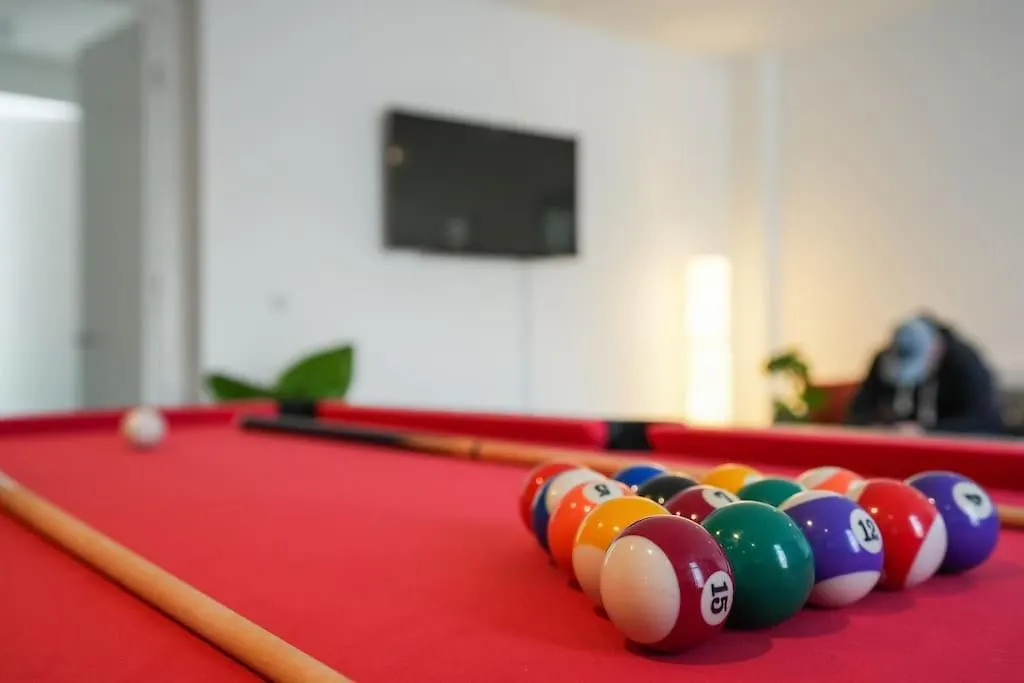 Modern 2 Bed Apt, 7Ft Pool Table, Sheffield City Centre, Free Parking, Netflix - Hosted By Stay Host Save 0*,  英国