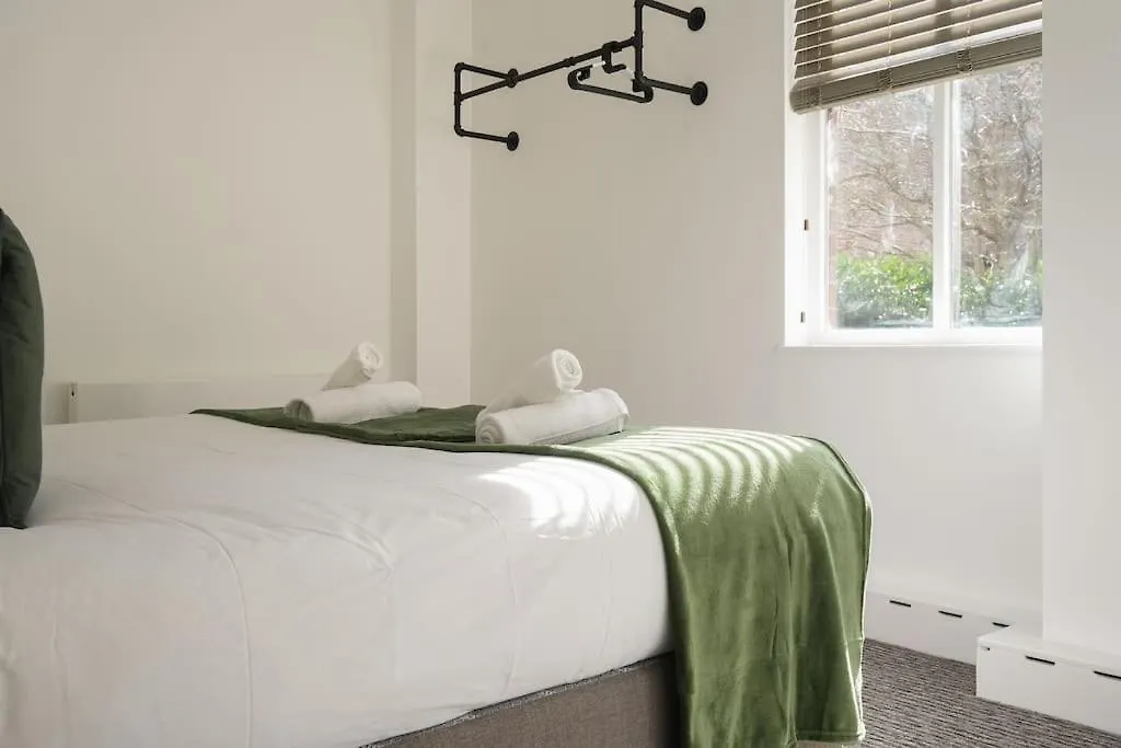 Modern 2 Bed Apt, 7Ft Pool Table, Sheffield City Centre, Free Parking, Netflix - Hosted By Stay Host Save 公寓