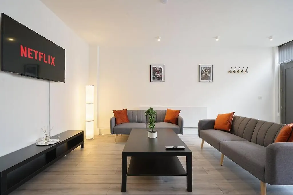 Modern 2 Bed Apt, 7Ft Pool Table, Sheffield City Centre, Free Parking, Netflix - Hosted By Stay Host Save 公寓