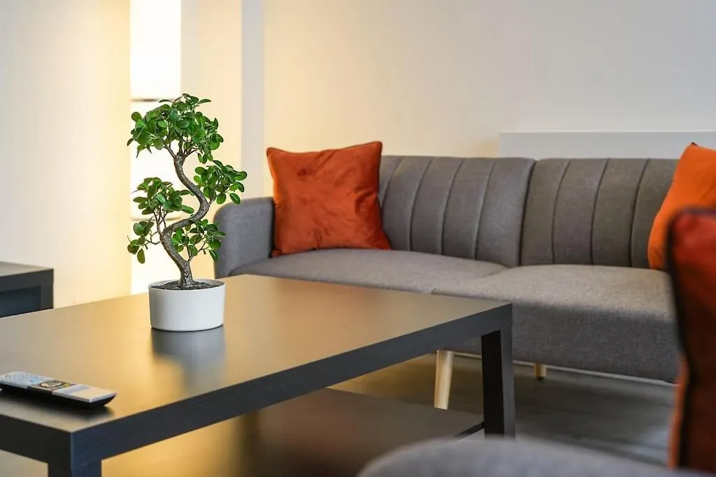 Modern 2 Bed Apt, 7Ft Pool Table, Sheffield City Centre, Free Parking, Netflix - Hosted By Stay Host Save